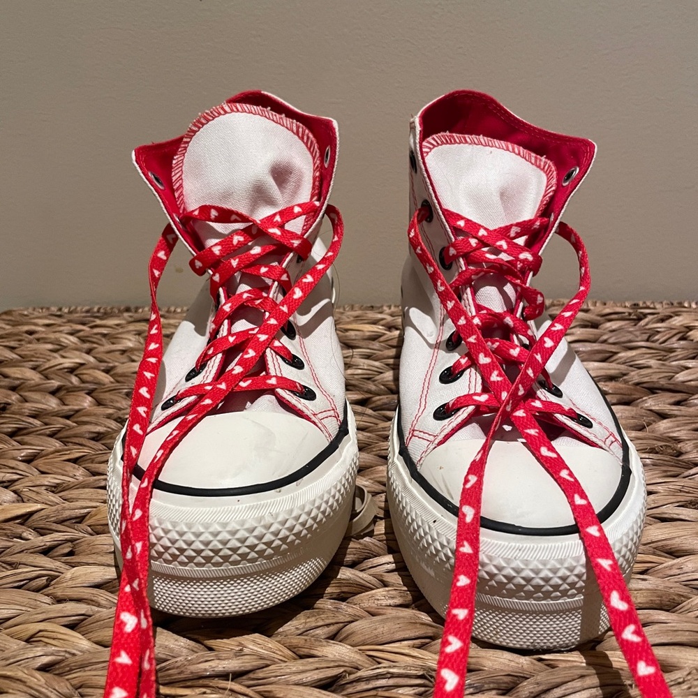 Unisex Converse High Top Sneakers W/10 M/8
